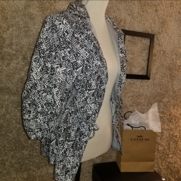 $15 or 2/$20! Weekend Choices Snake Print Lightweight Jacket 3/4 LengthSleeve XL - Picture 2 of 4